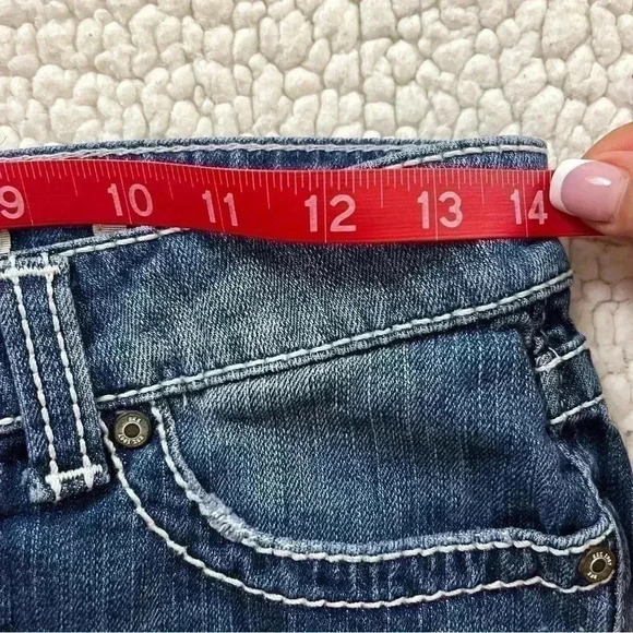 BKE Lowrise Stella V-Cut Stretch Slim Fit Hand Sanded Fray Denim Shorts Size 25 - Picture 14 of 15